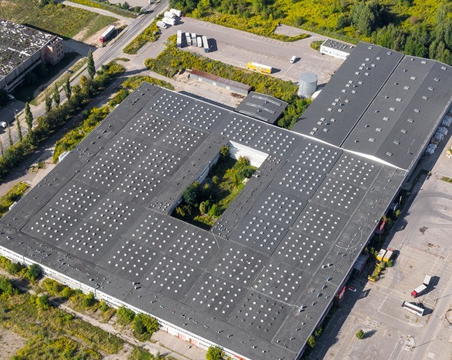 business in New Jersey receiving commercial roofing services