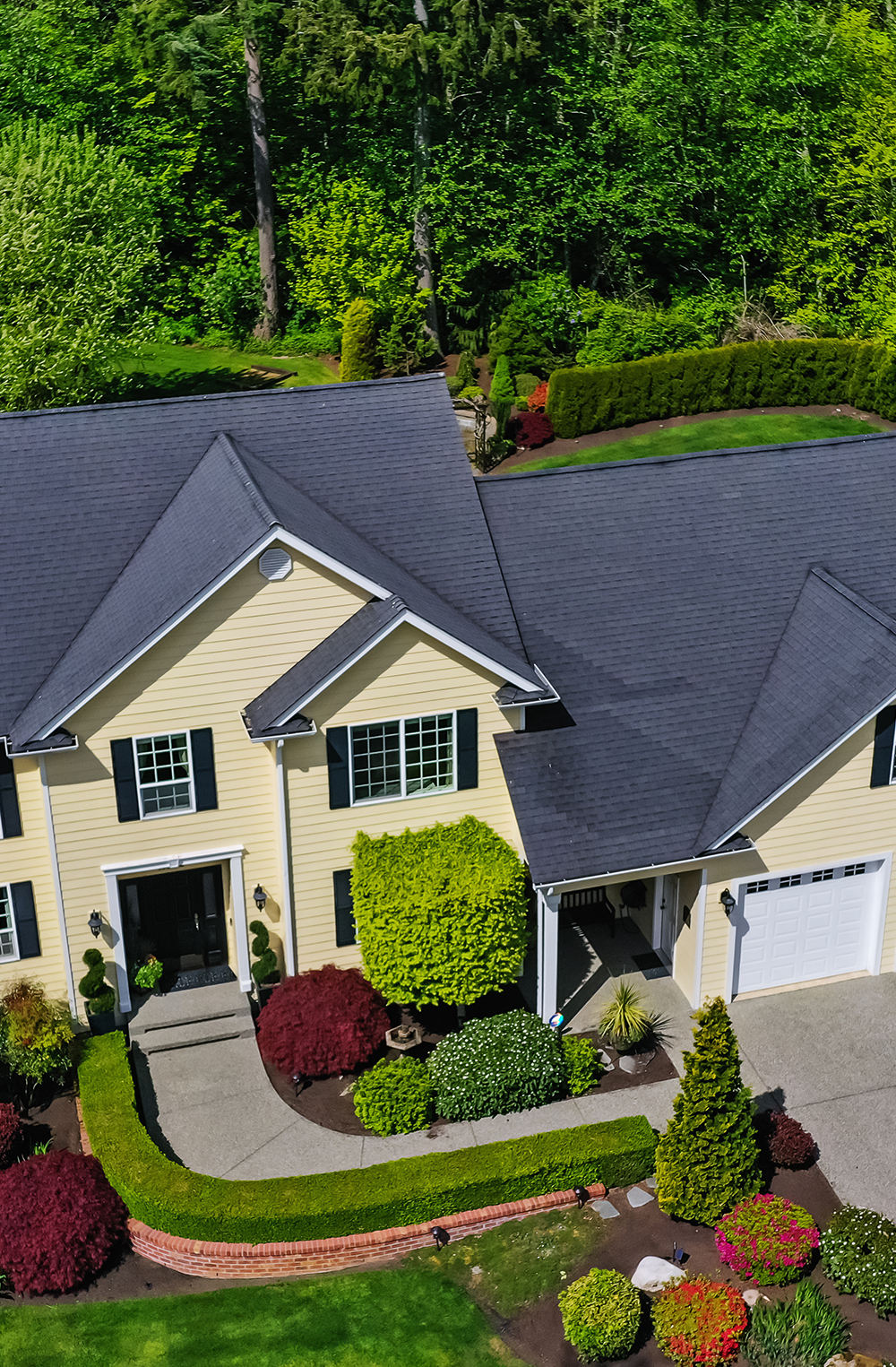 residential home with new roofing in Glendora