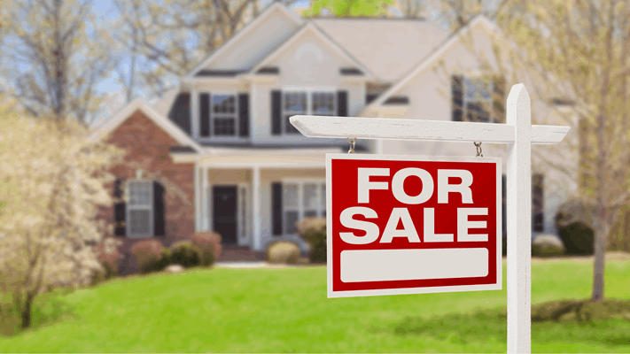 Effects of the Roof When Buying and Selling a Home