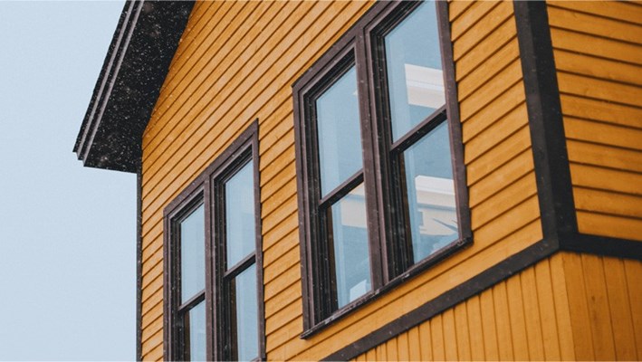 A Comprehensive Guide to Cleaning and Maintaining Wood Siding